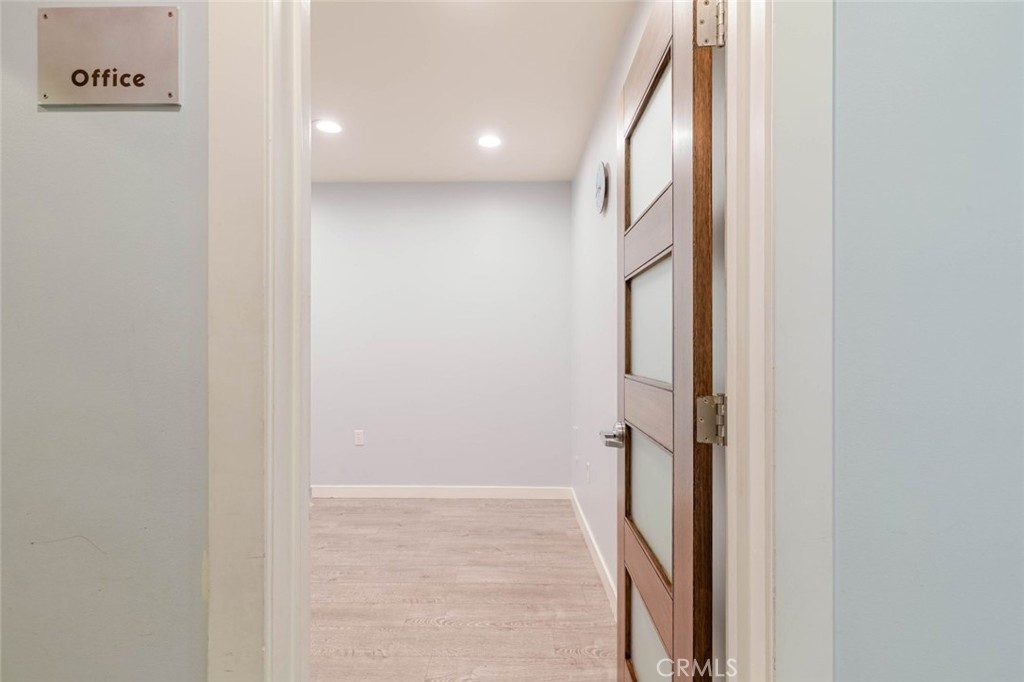 2048 Montrose Property Photo 13