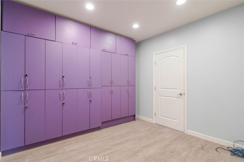 2048 Montrose Property Photo 31