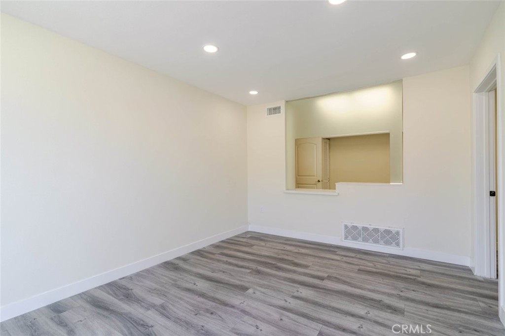 2048 Montrose Property Photo 35