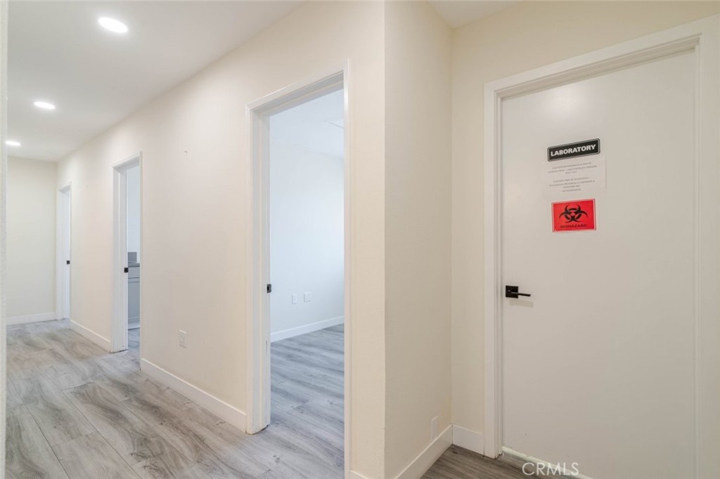 2048 Montrose Property Photo 39