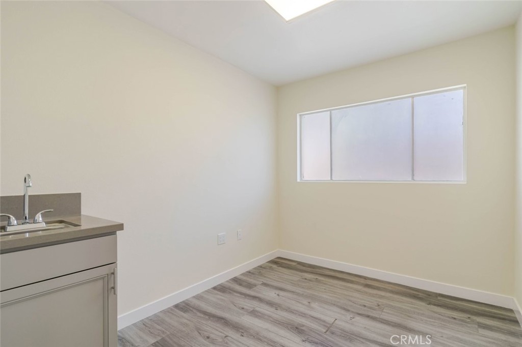 2048 Montrose Property Photo 43