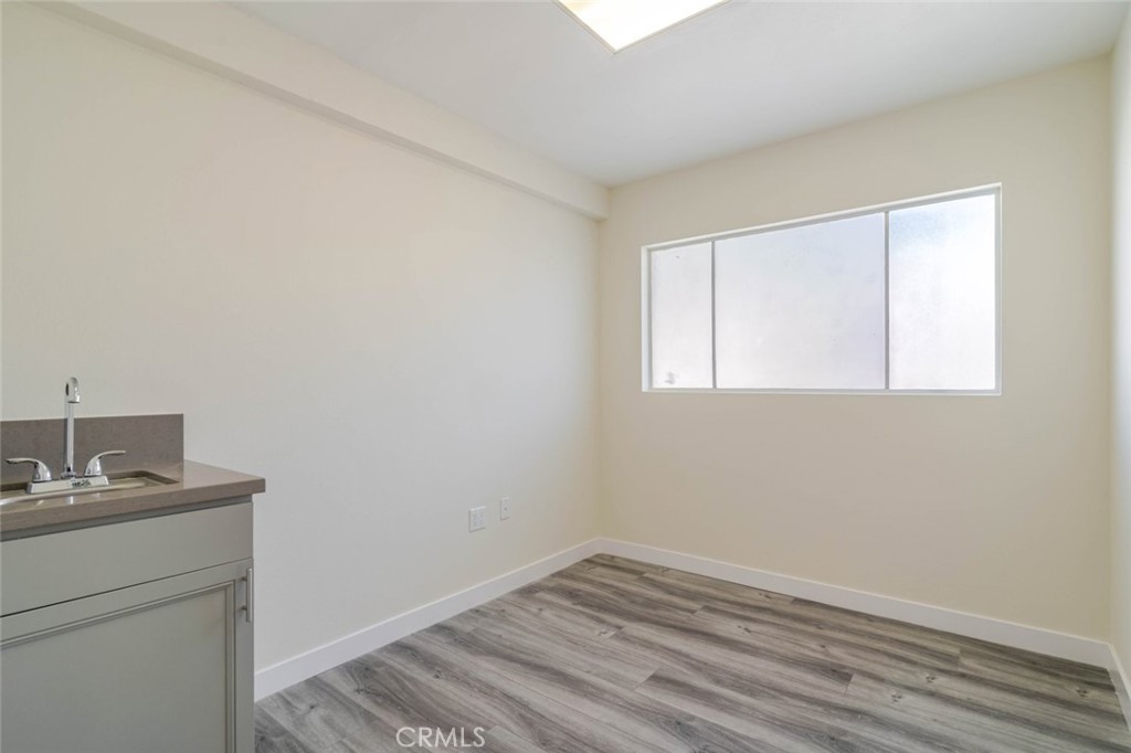 2048 Montrose Property Photo 44