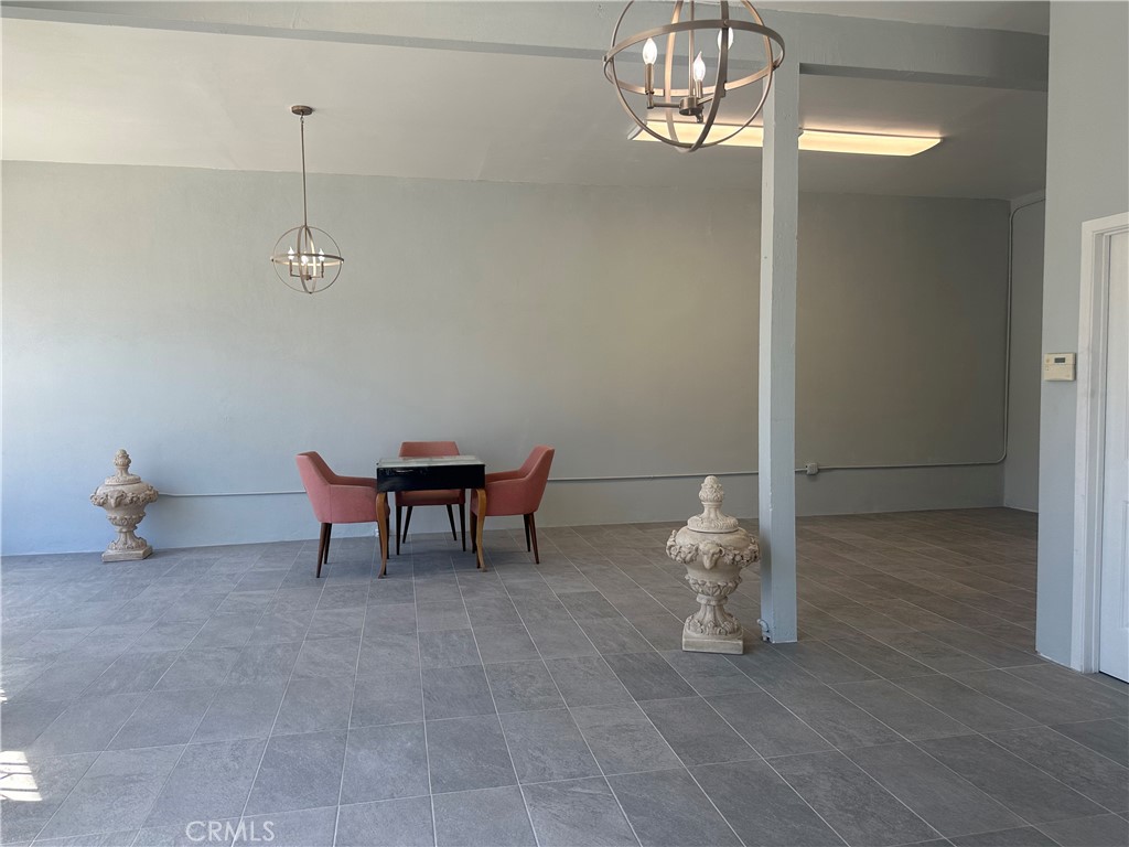 2627 Hyperion Property Photo 10