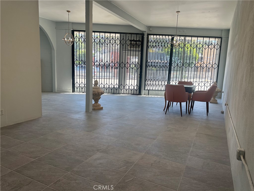 2627 Hyperion Property Photo 14