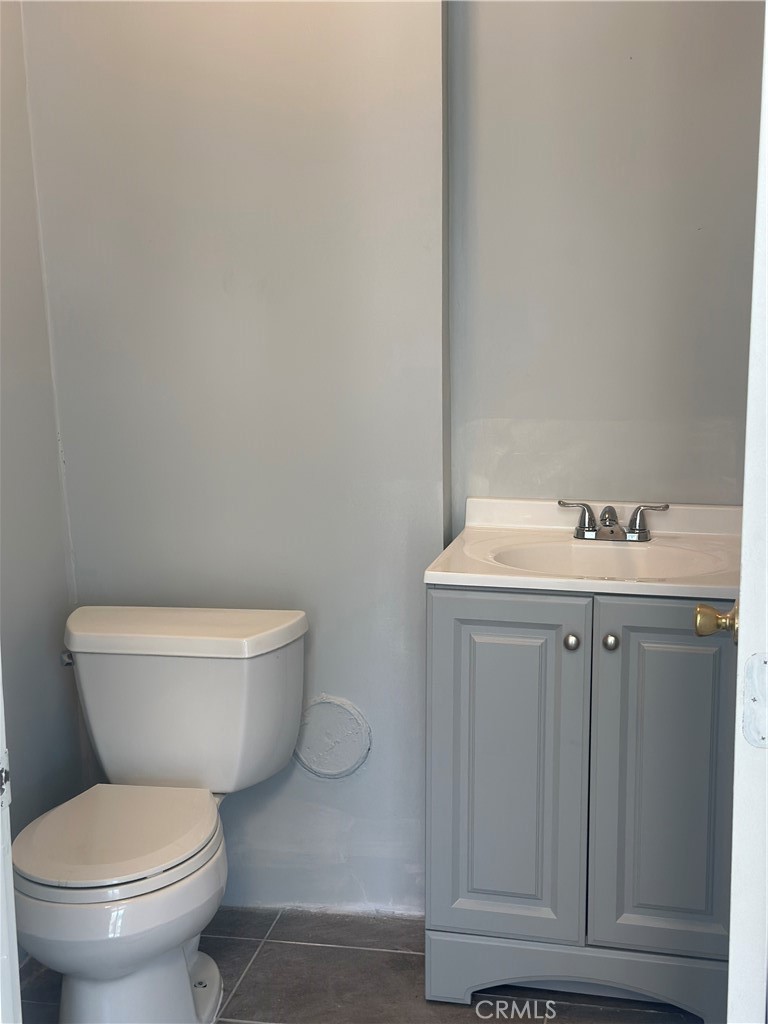 2627 Hyperion Property Photo 15