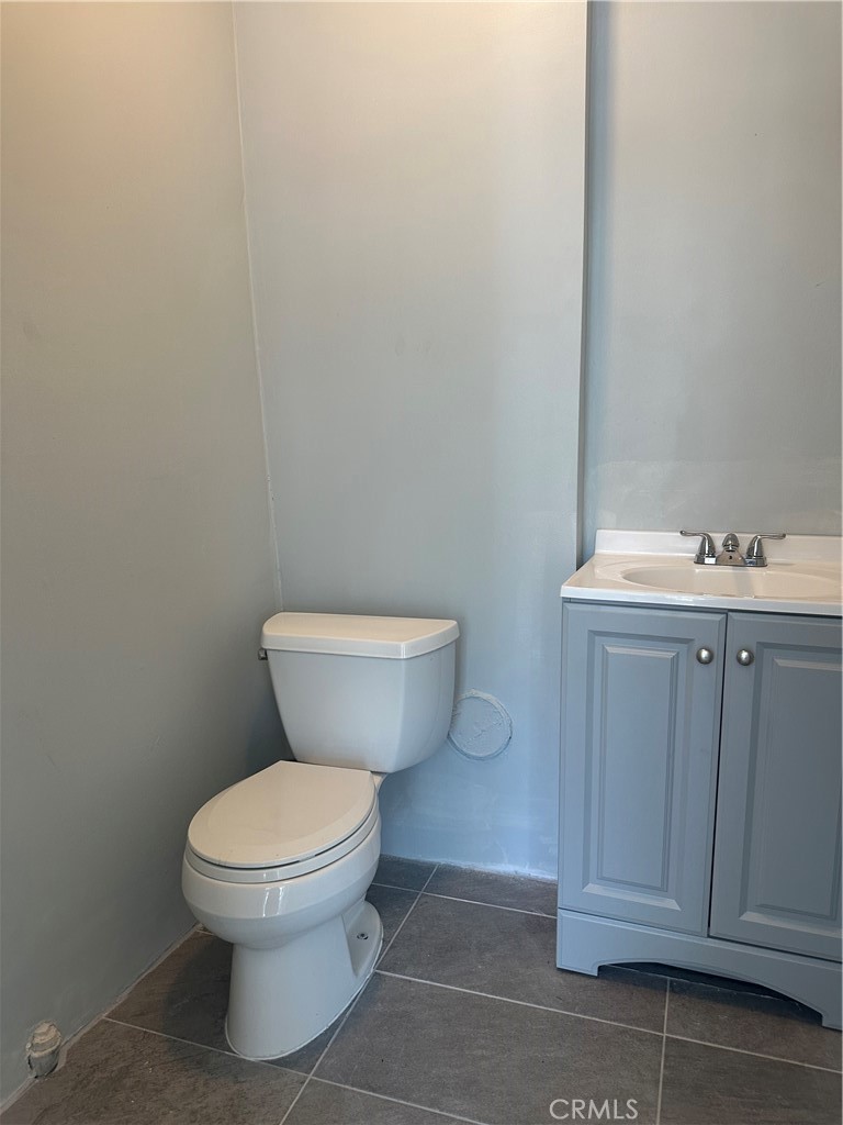 2627 Hyperion Property Photo 23