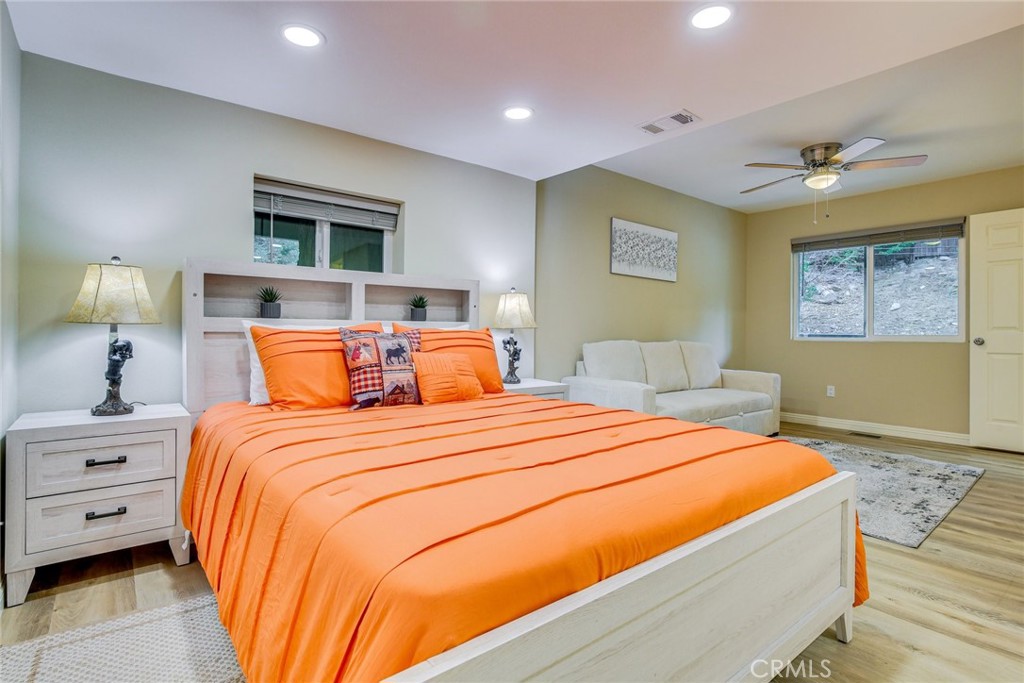 26131 Lake Forest Drive Property Photo 3