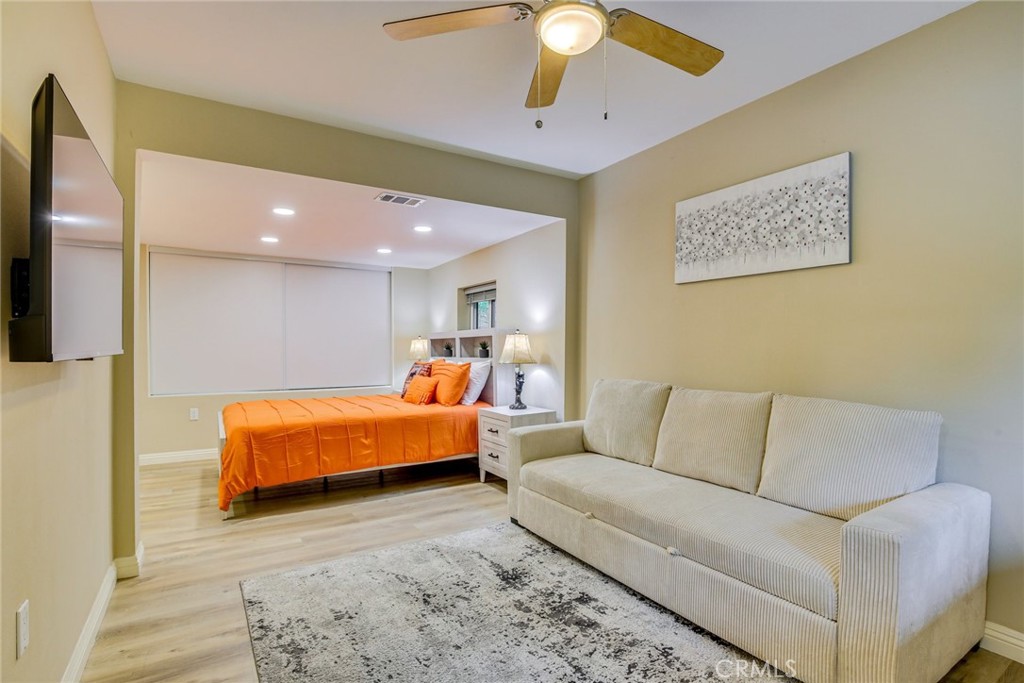 26131 Lake Forest Drive Property Photo 4