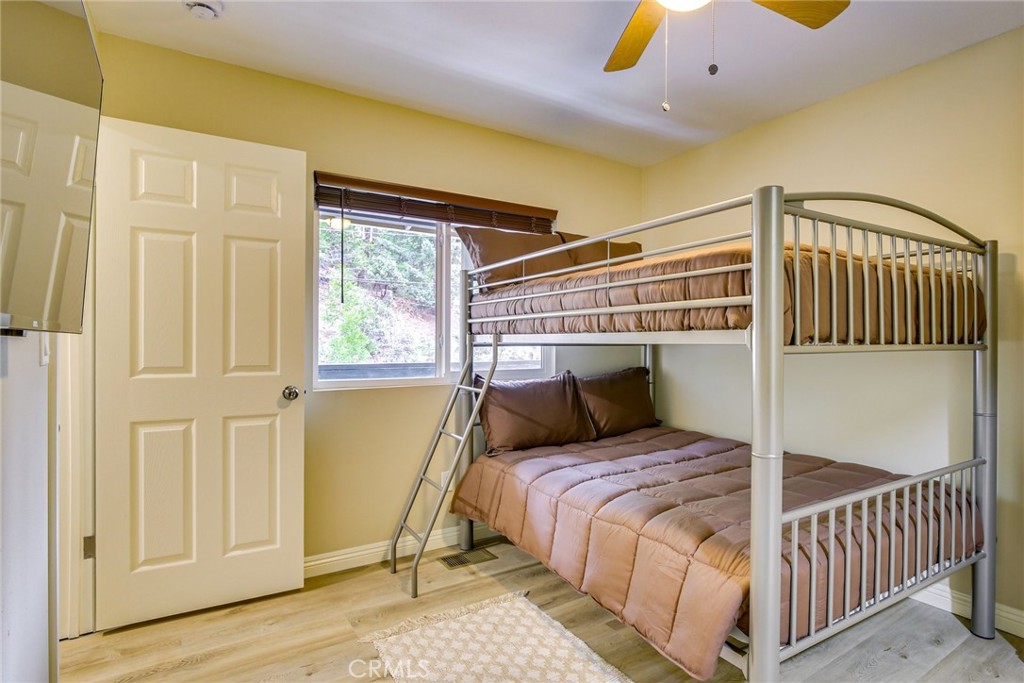 26131 Lake Forest Drive Property Photo 5