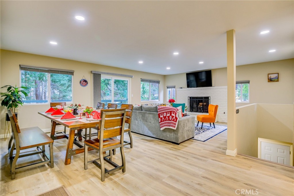 26131 Lake Forest Drive Property Photo 8