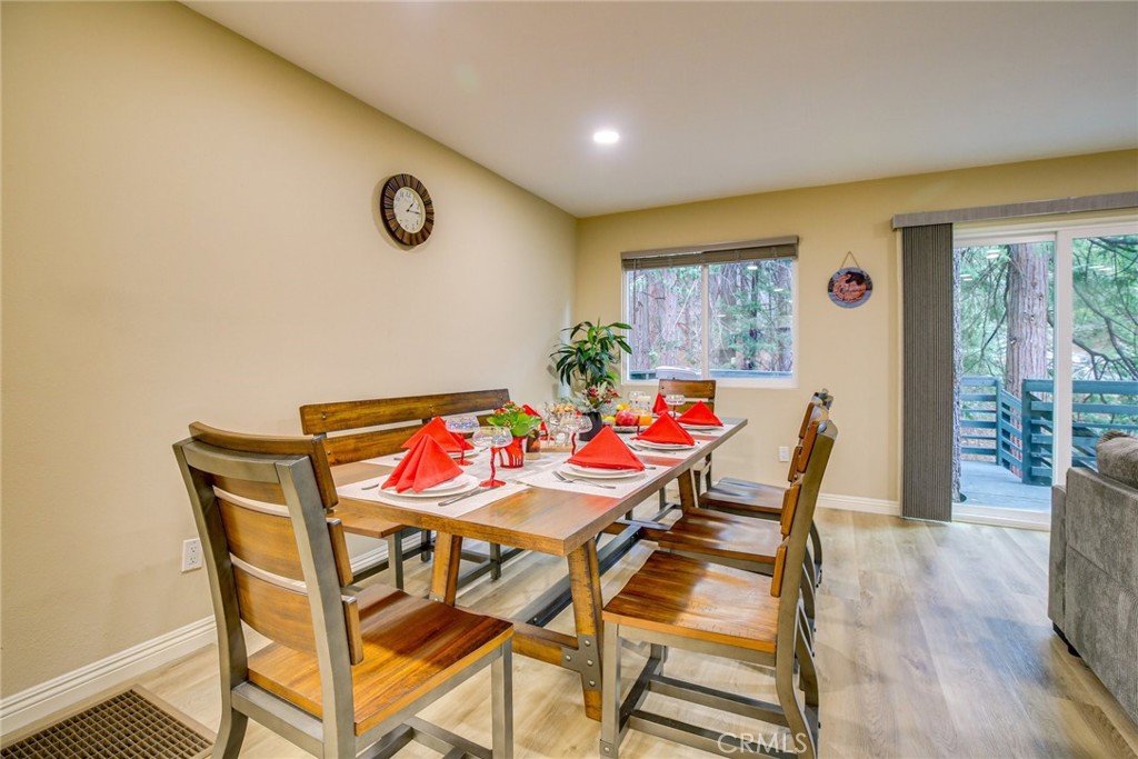 26131 Lake Forest Drive Property Photo 9