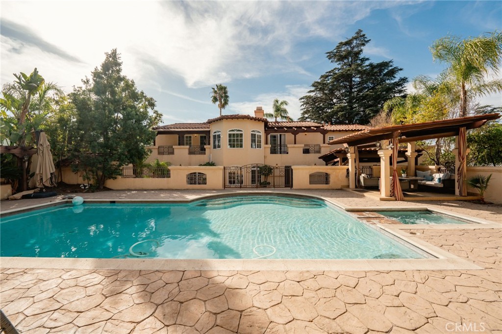 828 S Sunset Canyon Property Photo 1