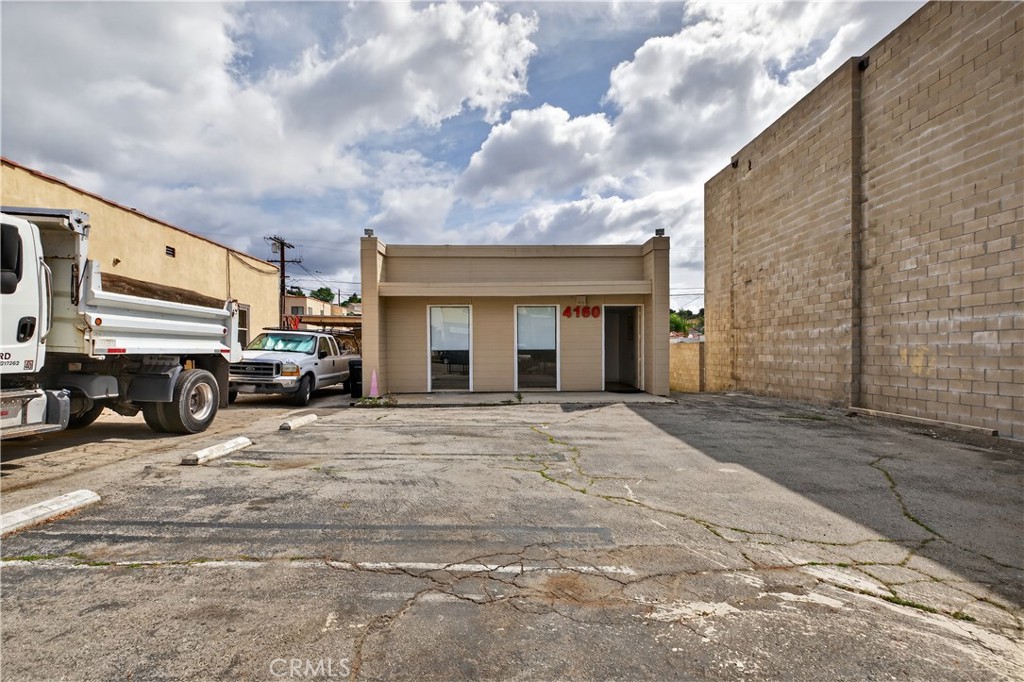 4160 Verdugo Road Property Photo 5