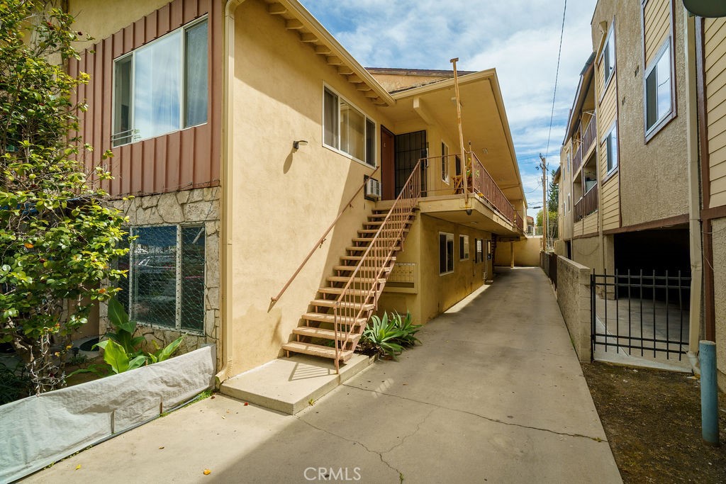 300 E Garfield Avenue Property Photo 3