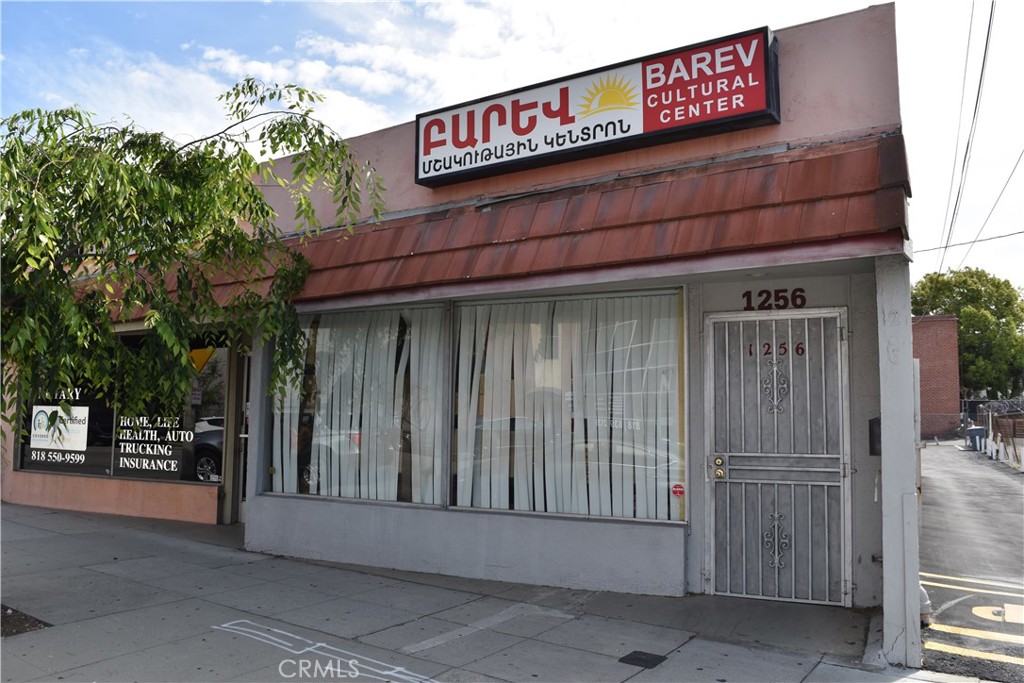 1256 S Glendale Avenue Property Photo 1