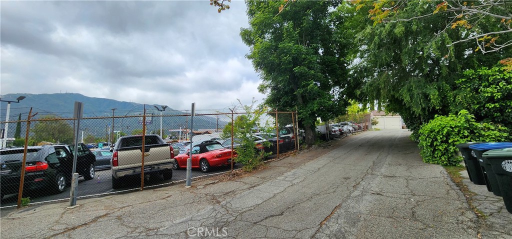 3343 Foothill Property Photo 4