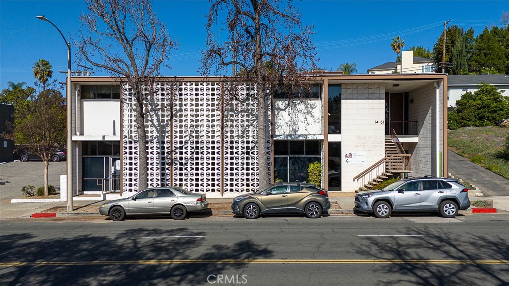 1461 E Chevy Chase Drive Property Photo 1
