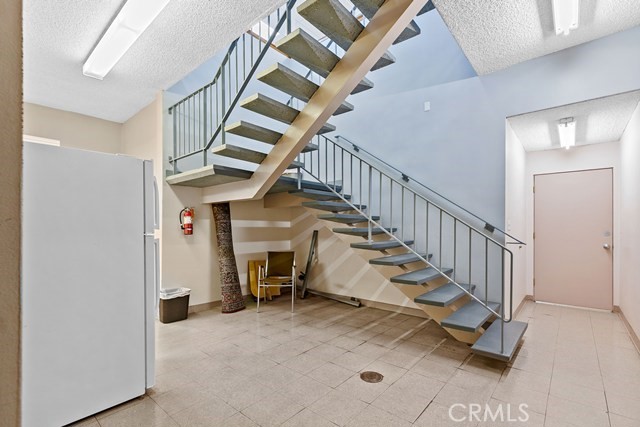 1461 E Chevy Chase Drive Property Photo 15