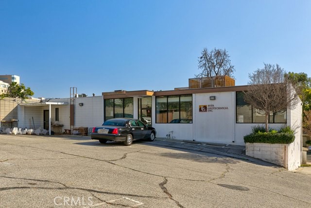 1461 E Chevy Chase Drive Property Photo 28