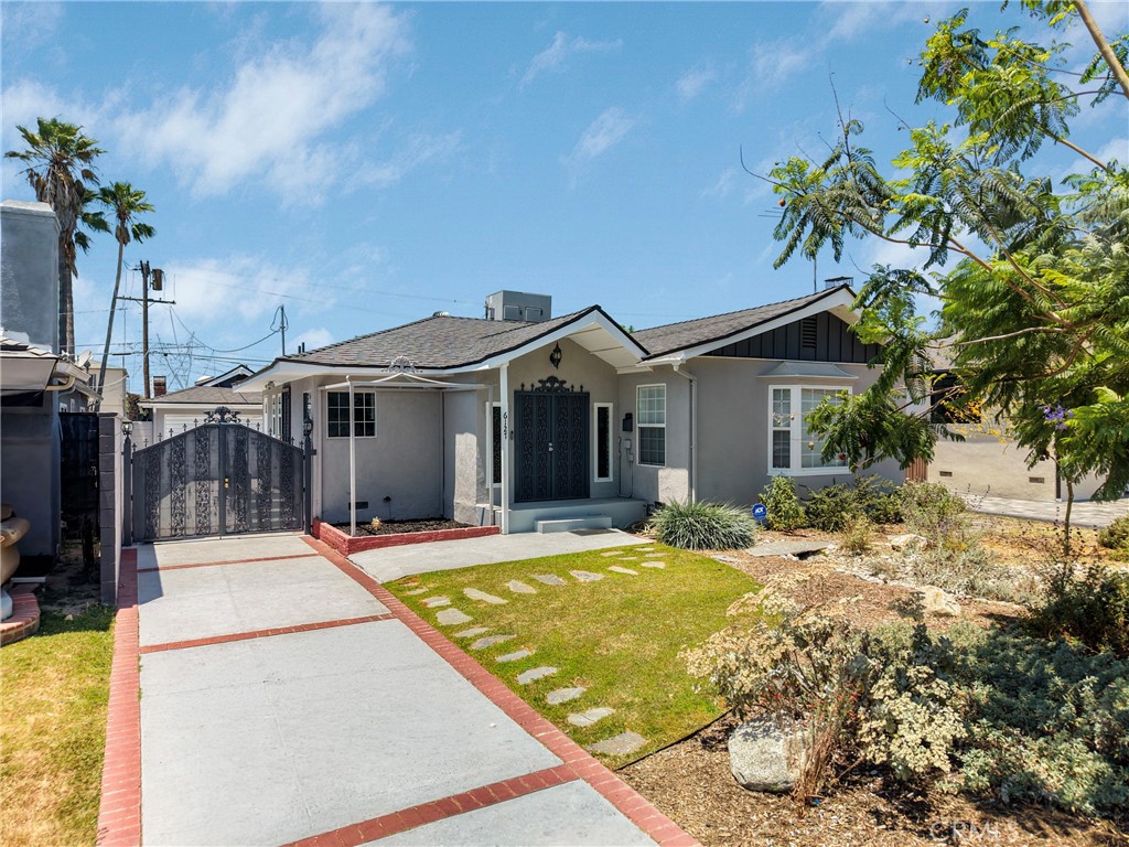 6127 Denny Property Photo 4