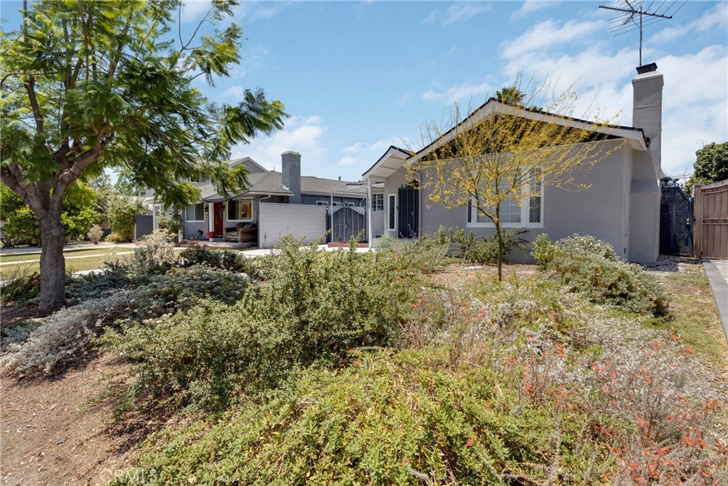 6127 Denny Property Photo 6