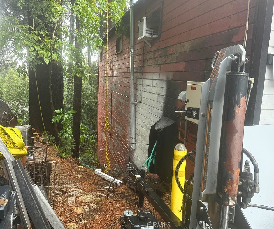 23382 Crest Forest Drive Property Photo 5