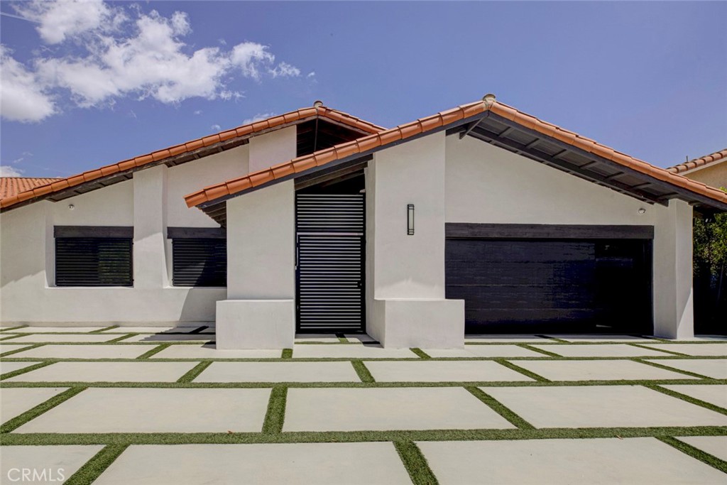 9450 Tampa Property Photo 3
