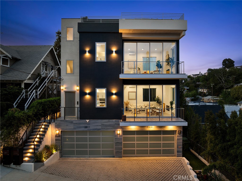 2311 Cove Property Photo 1