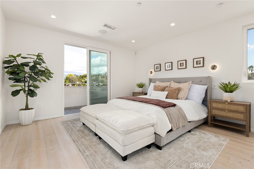 2311 Cove Property Photo 17