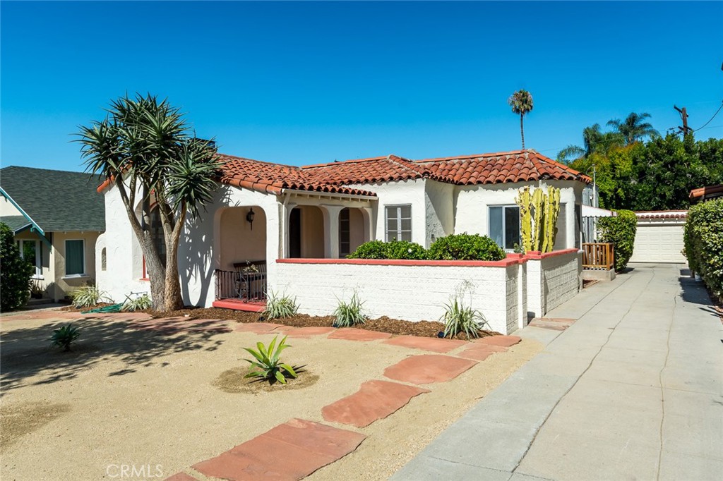 1157 N Isabel Property Photo 1