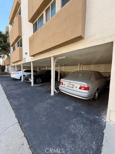 1530 E Broadway Property Photo 6