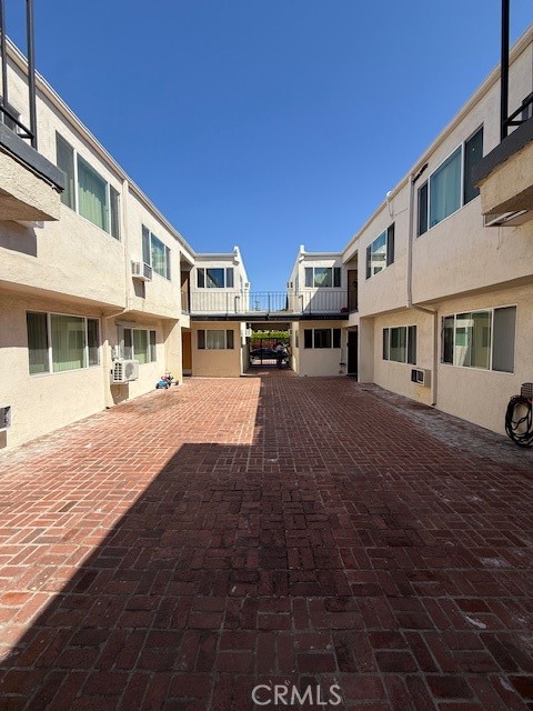 1530 E Broadway Property Photo 8