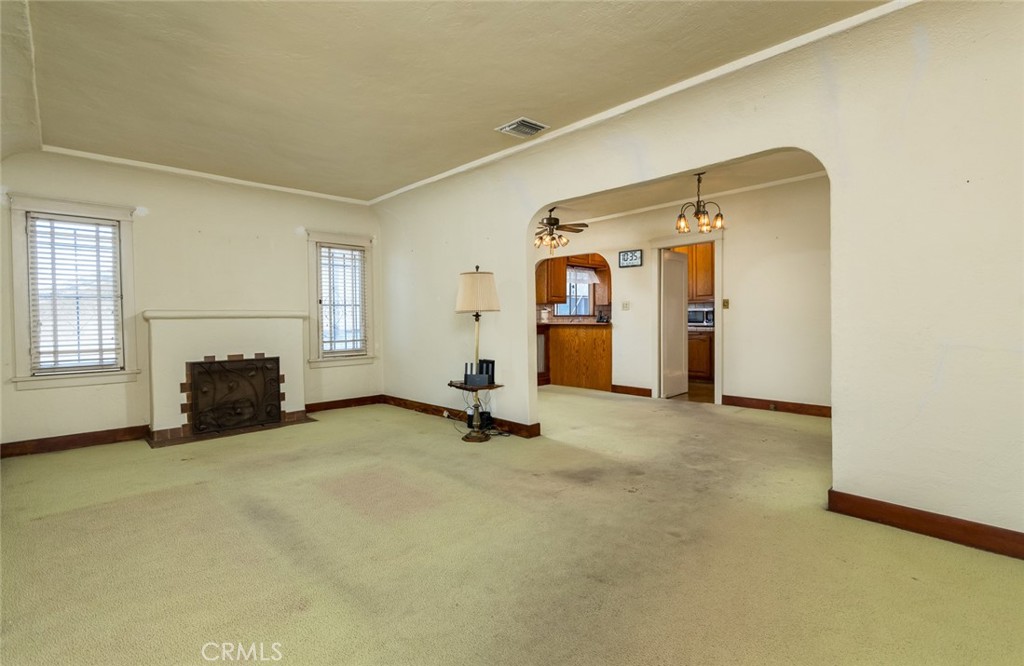 1030 Tyler St Property Photo 4