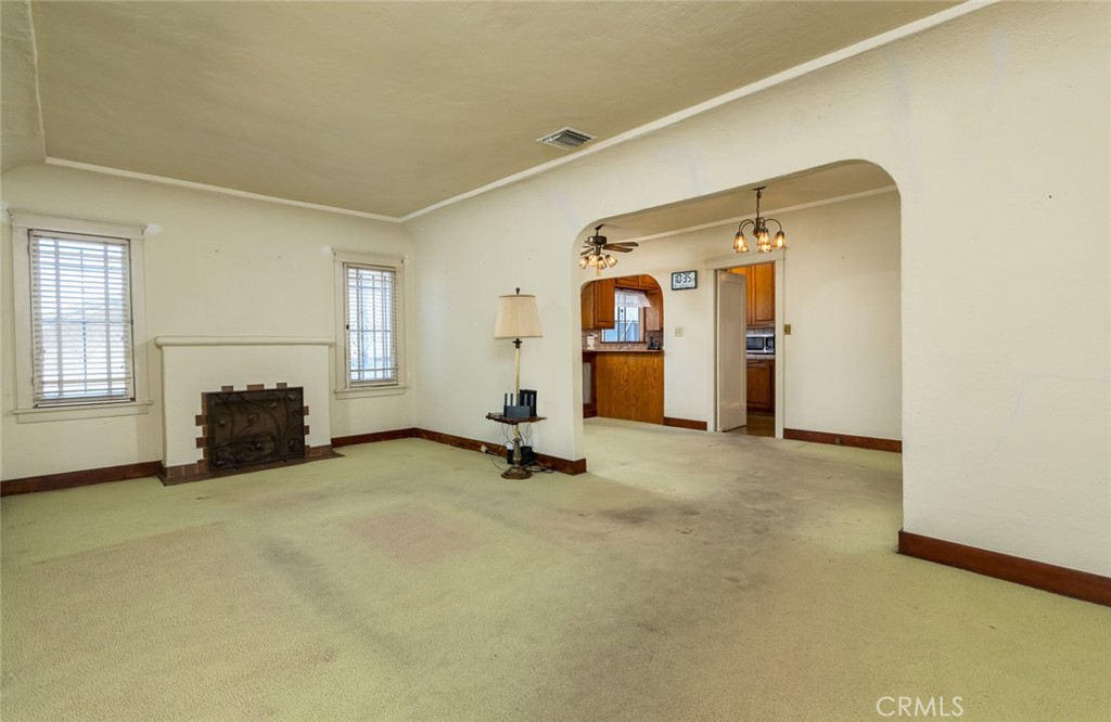1030 Tyler St Property Photo 4