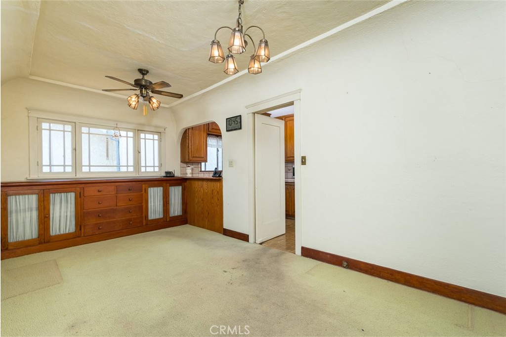 1030 Tyler St Property Photo 7