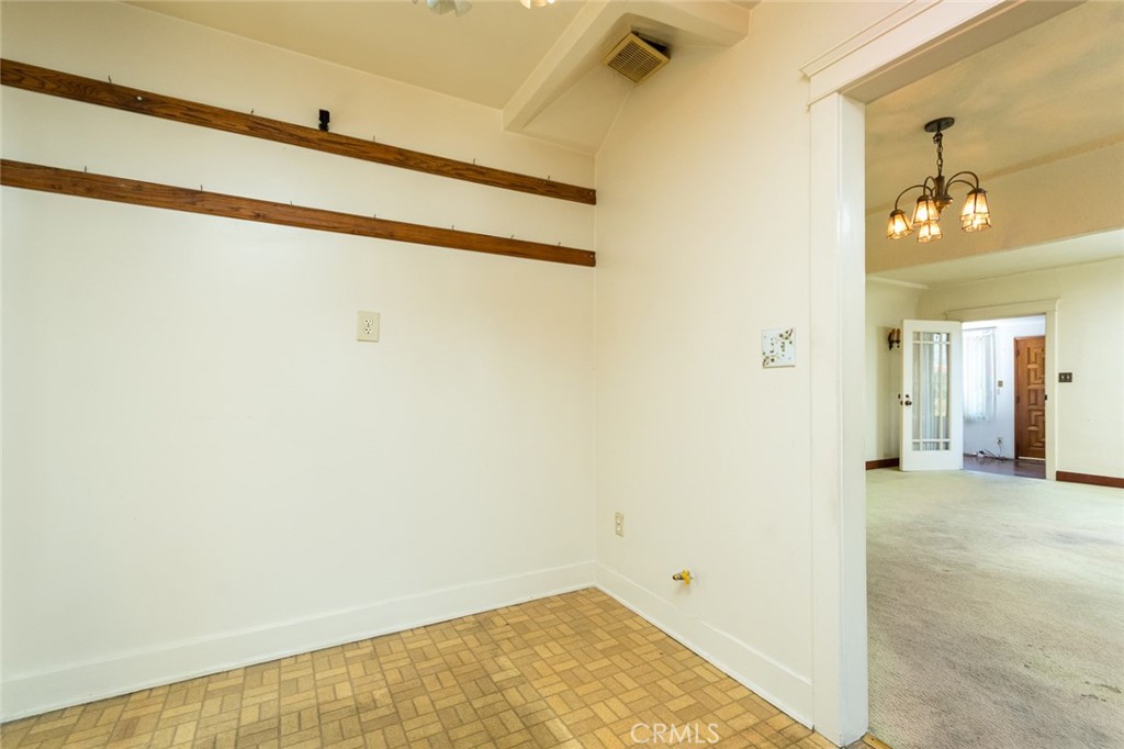 1030 Tyler St Property Photo 12