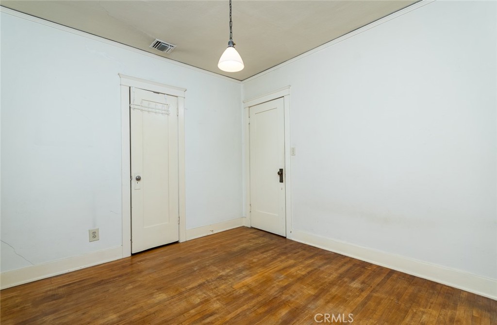 1030 Tyler St Property Photo 19