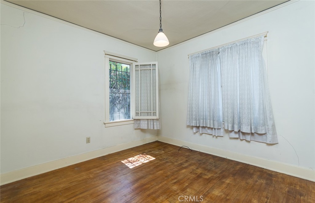 1030 Tyler St Property Photo 20