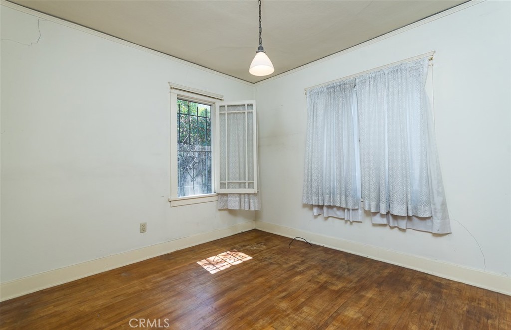 1030 Tyler St Property Photo 20