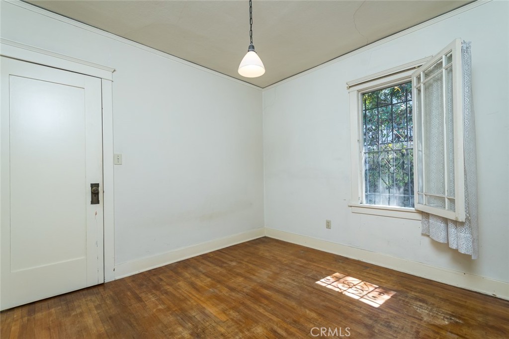 1030 Tyler St Property Photo 21