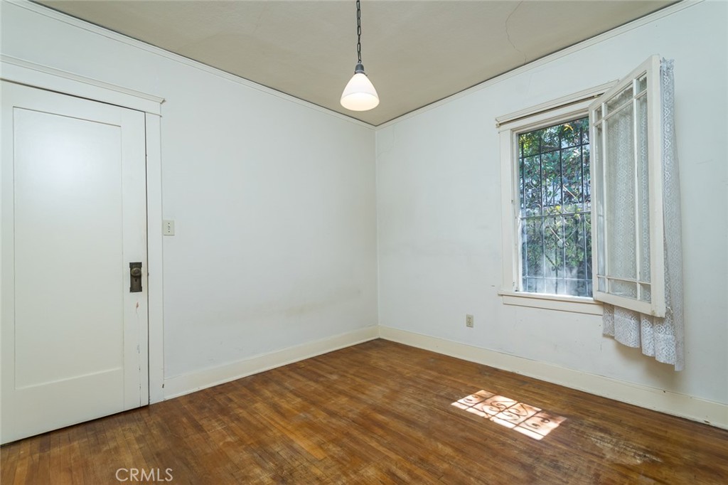 1030 Tyler St Property Photo 21