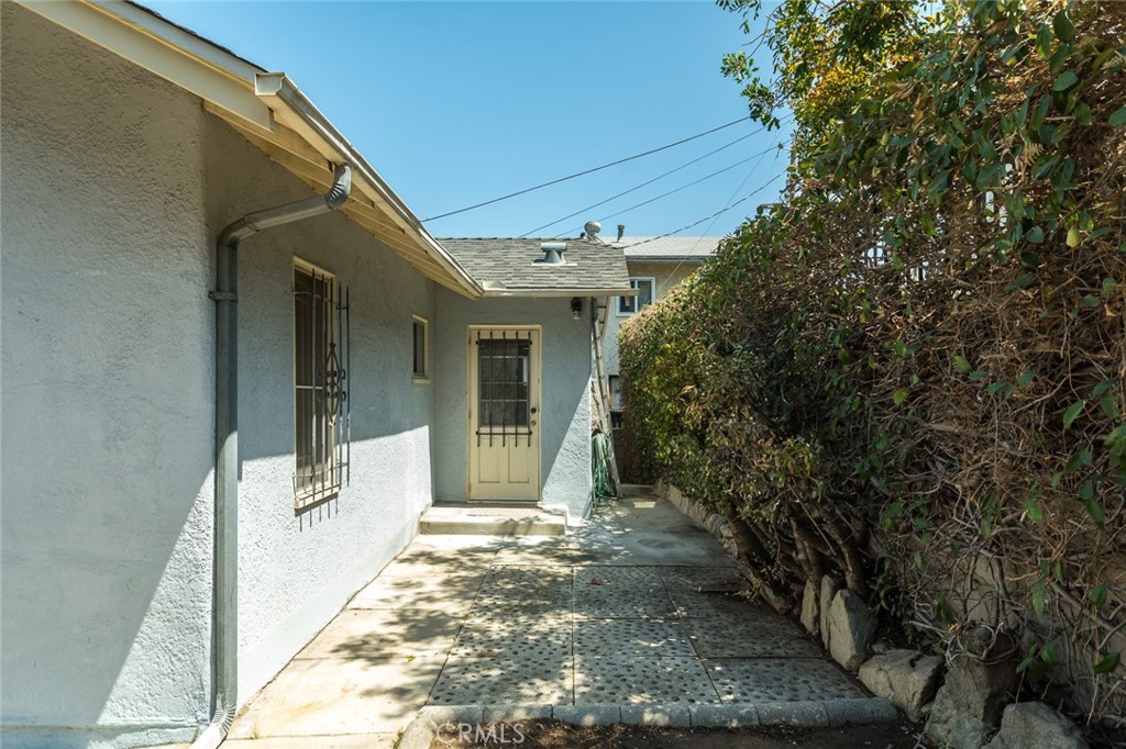 1030 Tyler St Property Photo 24