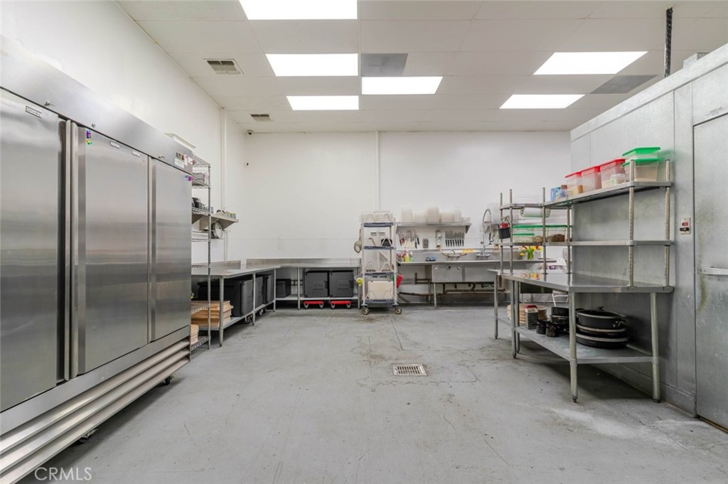 Saticoy Street Property Photo 3