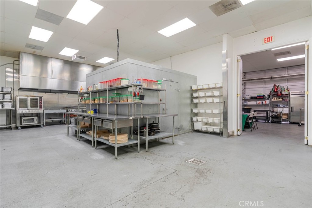 Saticoy Street Property Photo 5