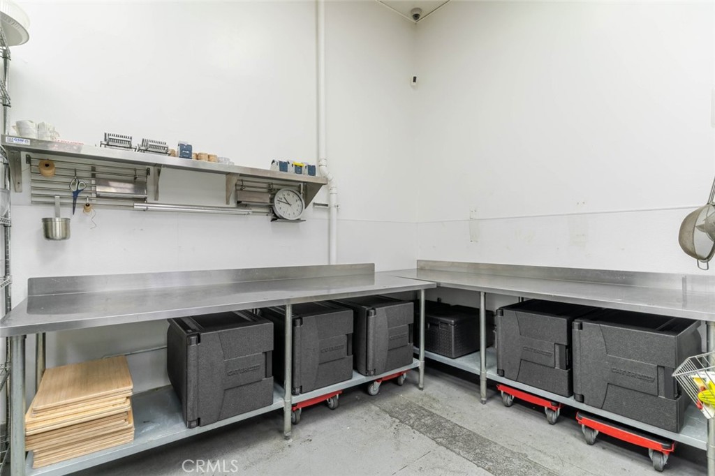 Saticoy Street Property Photo 6