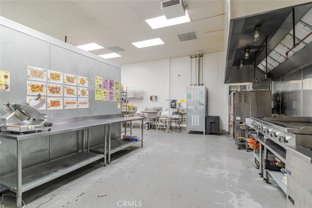 Saticoy Street Property Photo 12