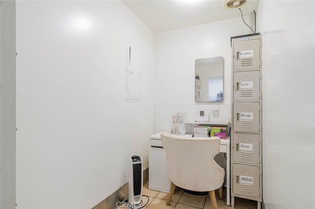 Saticoy Street Property Photo 18