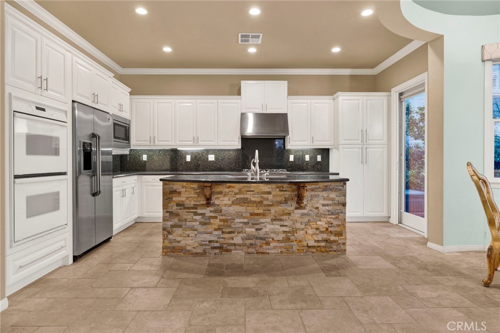 23811 Bayview Court Property Photo 10