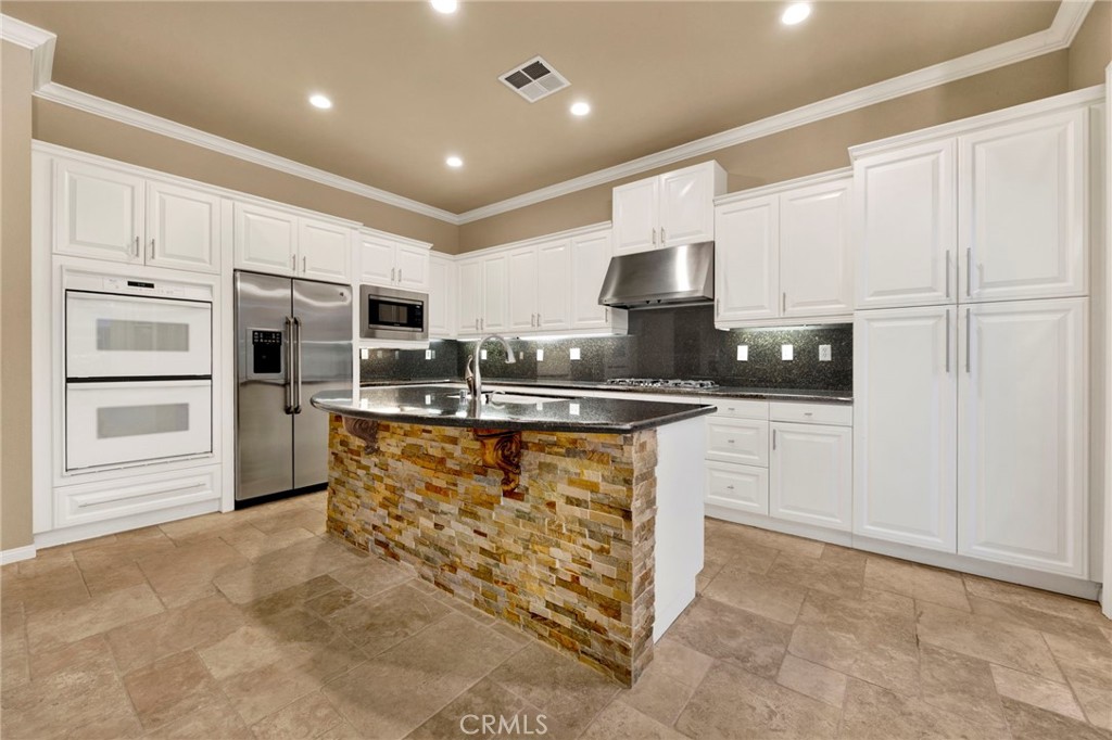 23811 Bayview Court Property Photo 11