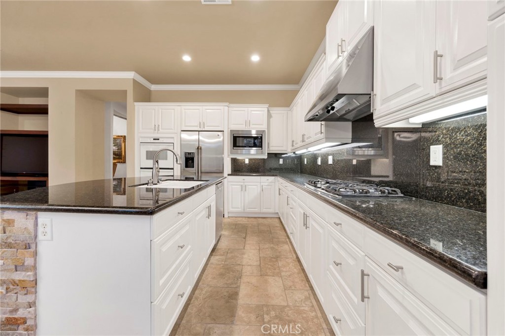 23811 Bayview Court Property Photo 13